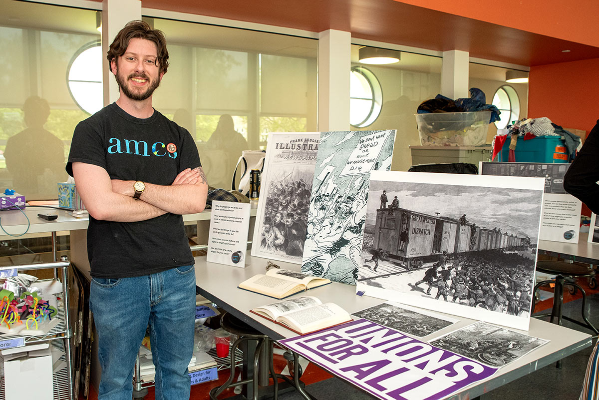 The Power of Buttons: A Craft Workshop and Public History